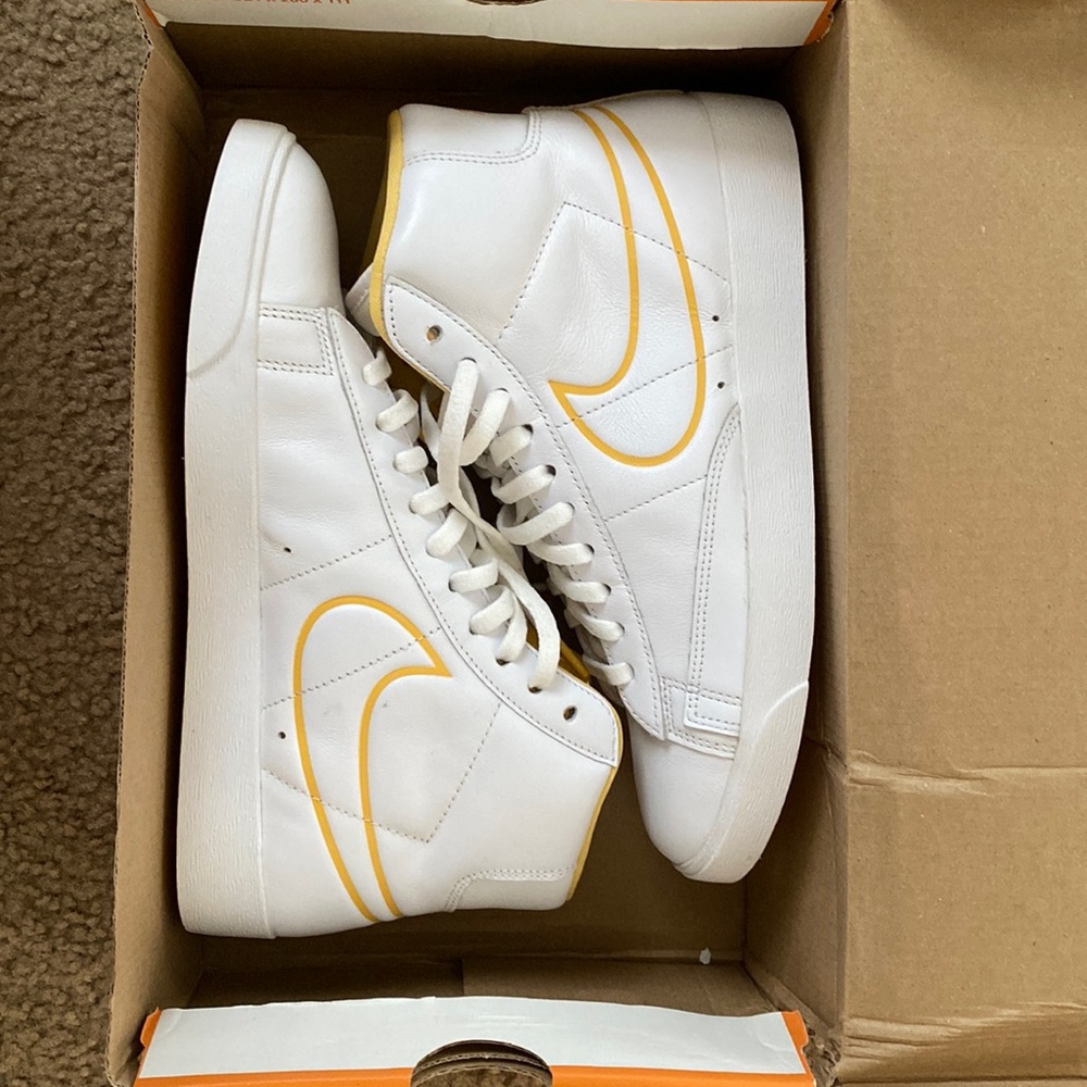 Womens Nike Blazer Mid - White Topaz Gold
